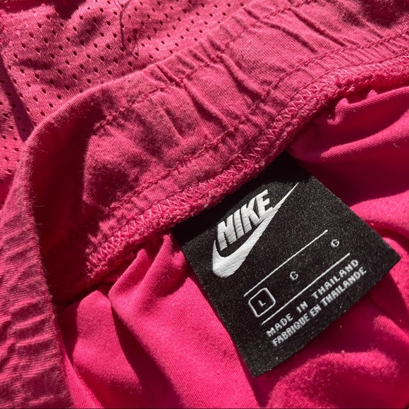 Pink Nike shorts in great condition barely worn! - Picture 3 of 4